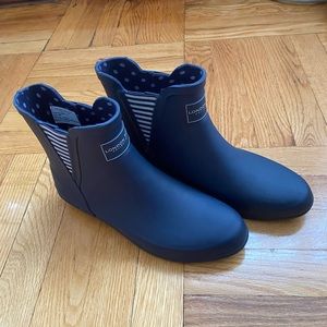 London Fog Piccadilly rain boots size 9M navy blue